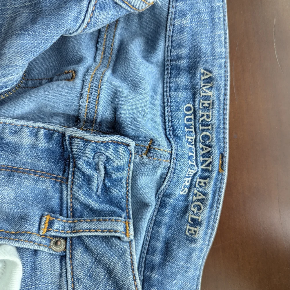 American Eagle Outfitters Straight Super Stretch Light Wash Jeans - Picture 5 of 5